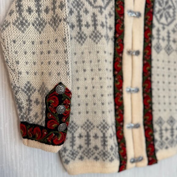 Dirdalstrikk Wool Sweater XSmall - Picture 2 of 5